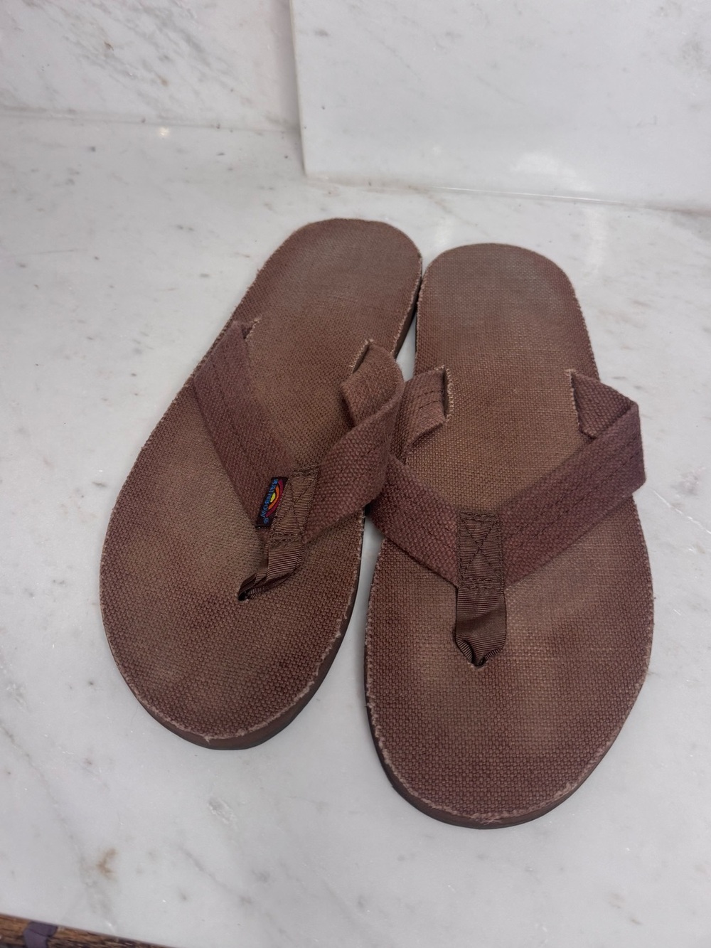 Rainbows Men's Brown Flip Flop Sandals - Casual Beach Large 9.5 - 10.5 slides